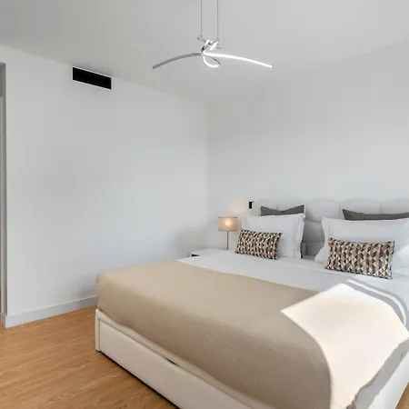 Sao Lucas Ii By An Island Apartment