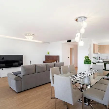 Sao Lucas Ii By An Island * Funchal (Madeira)